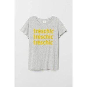 EUC H & M grey  &  mustard yellow “Tres Chic” print short sleeve t-shirt, L